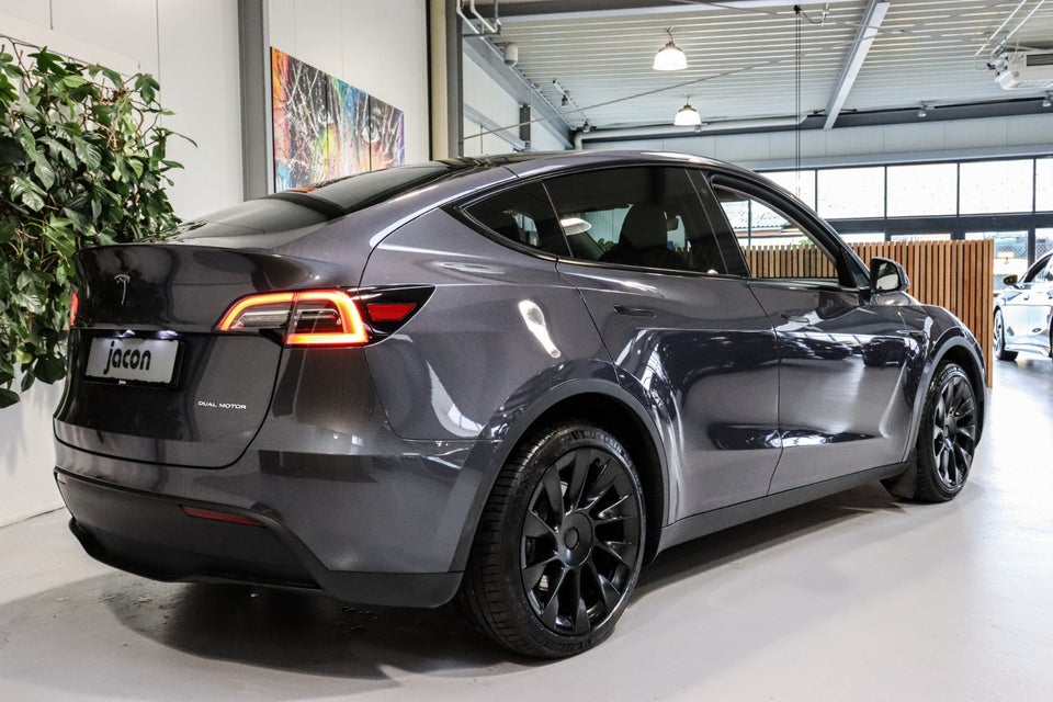 Tesla Model Y Long Range AWD 5d