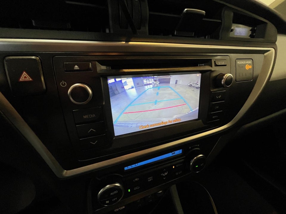 Toyota Auris 1,6 T2+ Touring Sports 5d