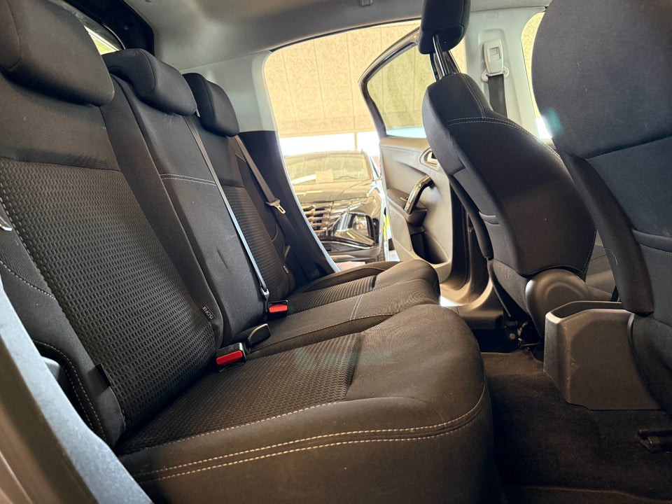 Peugeot 208 1,6 BlueHDi 100 Desire Sky 5d