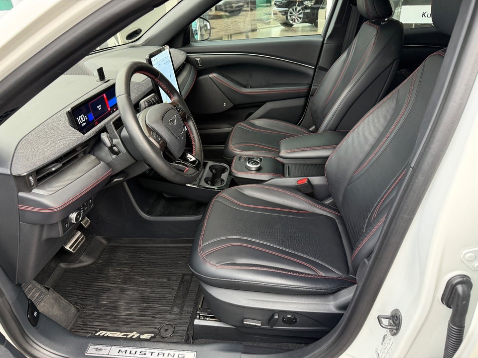 Ford Mustang Mach-E 98 Premium Extended Range AWD 5d