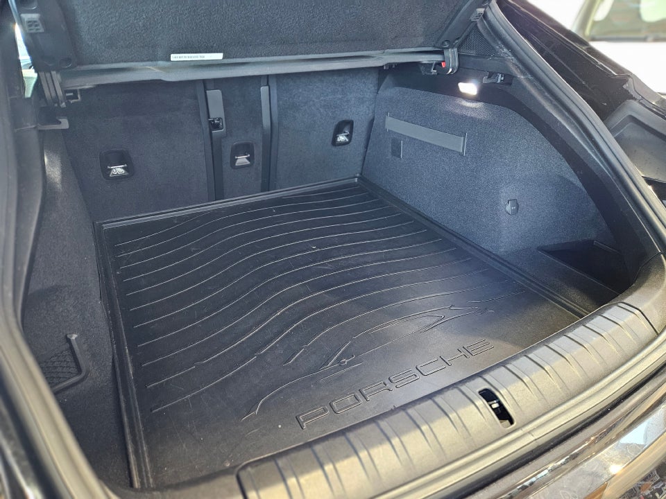 Porsche Taycan Performance+ Sport Turismo 5d