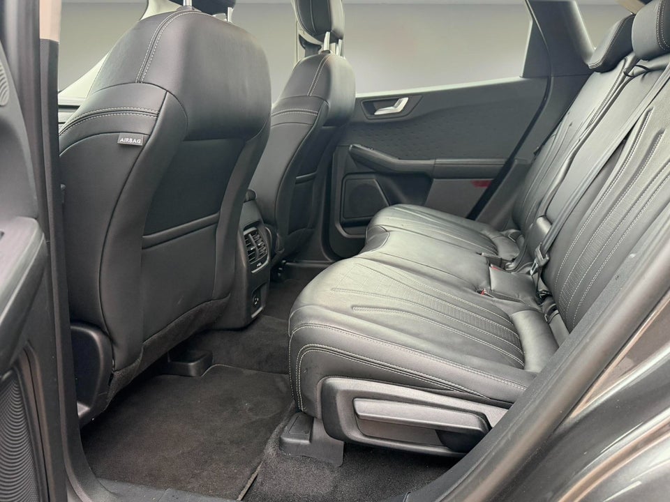 Ford Kuga 2,5 PHEV Vignale CVT 5d