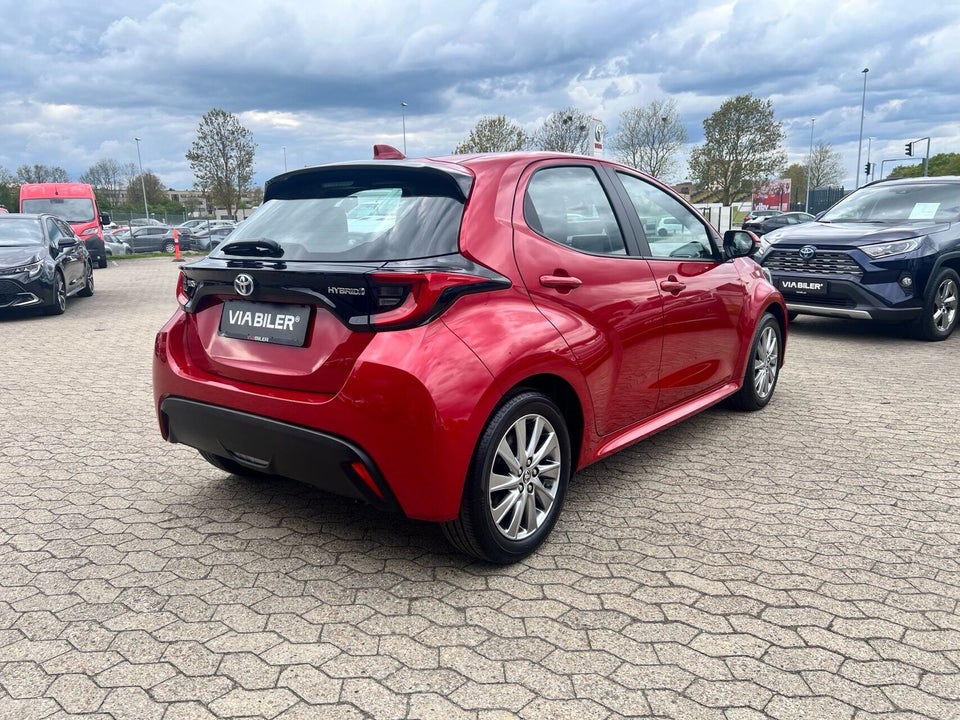 Toyota Yaris 1,5 Hybrid Active Tech e-CVT 5d