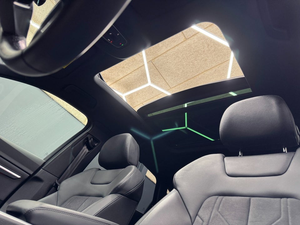 Audi e-tron 55 quattro 5d