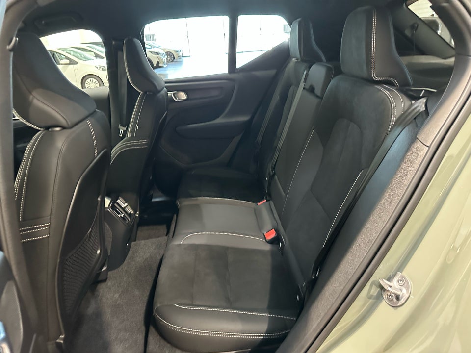Volvo XC40 ReCharge Extended Range Plus 5d