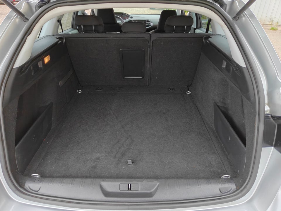 Peugeot 308 1,6 BlueHDi 120 Style Limited SW 5d