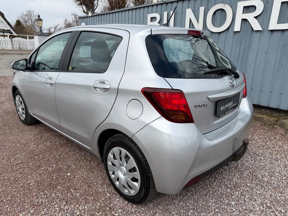 Toyota Yaris 1,3 VVT-i T2 5d