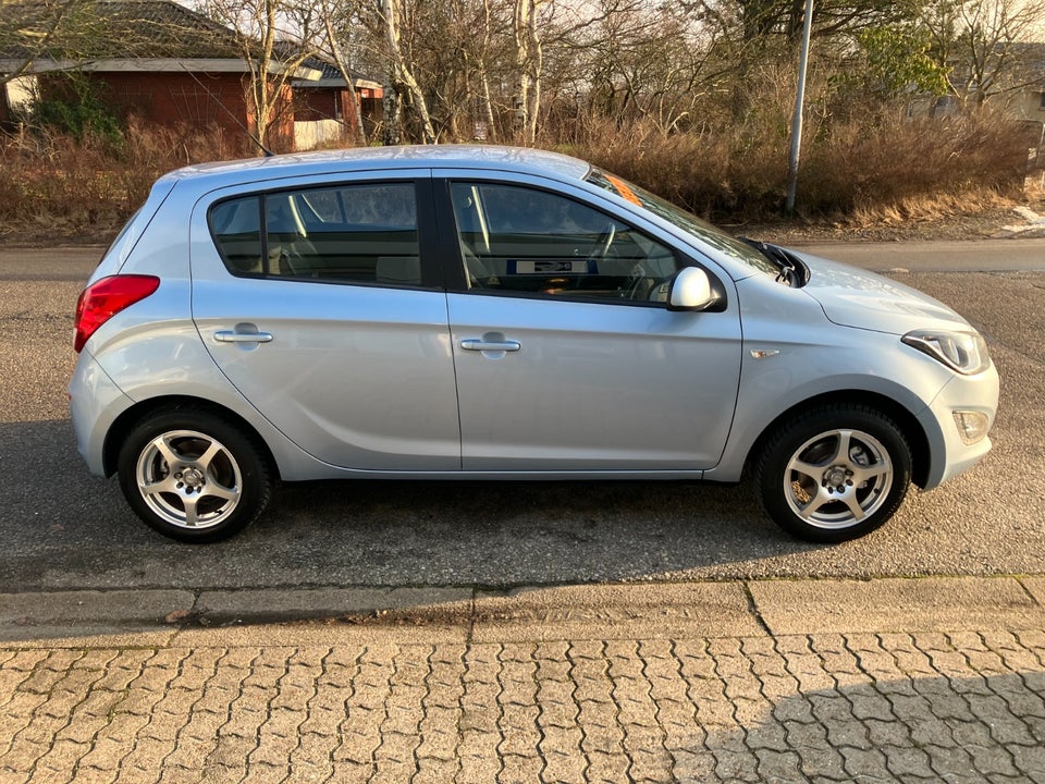 Hyundai i20 1,25 Classic XTR 5d