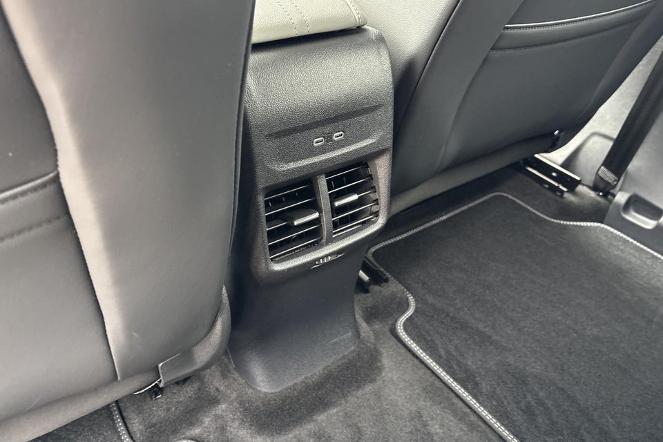 Ford Explorer 77 Premium Extended Range 5d