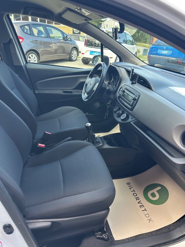 Toyota Yaris 1,0 VVT-i T2 Komfort 5d