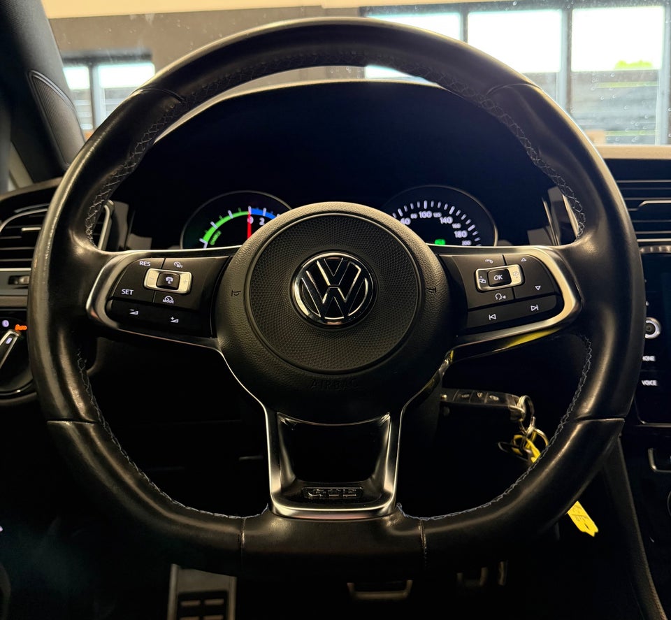 VW Golf VII 1,4 GTE DSG 5d