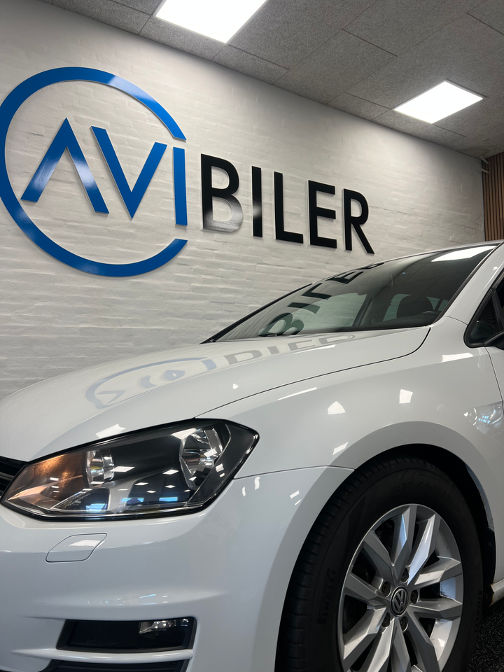 VW Golf VII 2,0 TDi 150 Highline BMT 5d
