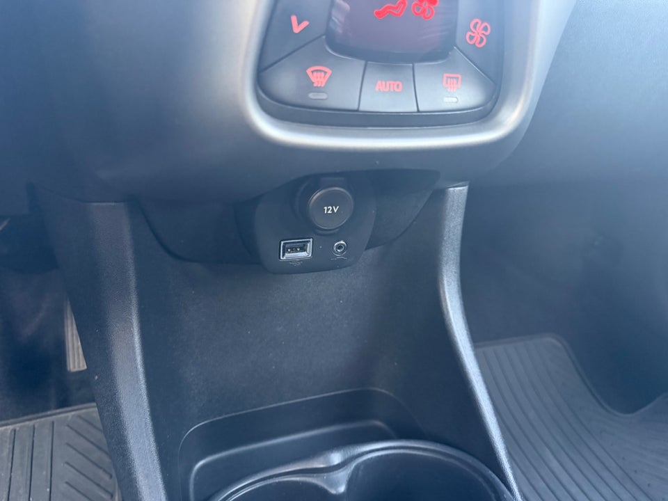 Citroën C1 1,2 PureTech Feel 5d