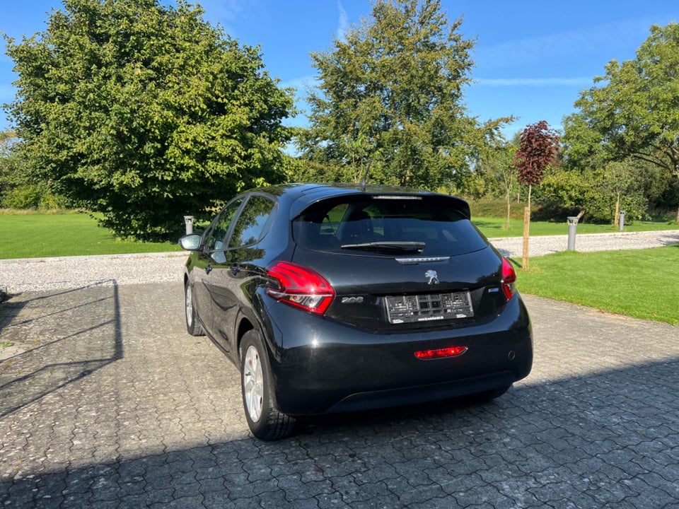 Peugeot 208 1,6 BlueHDi 100 Desire Sky 5d