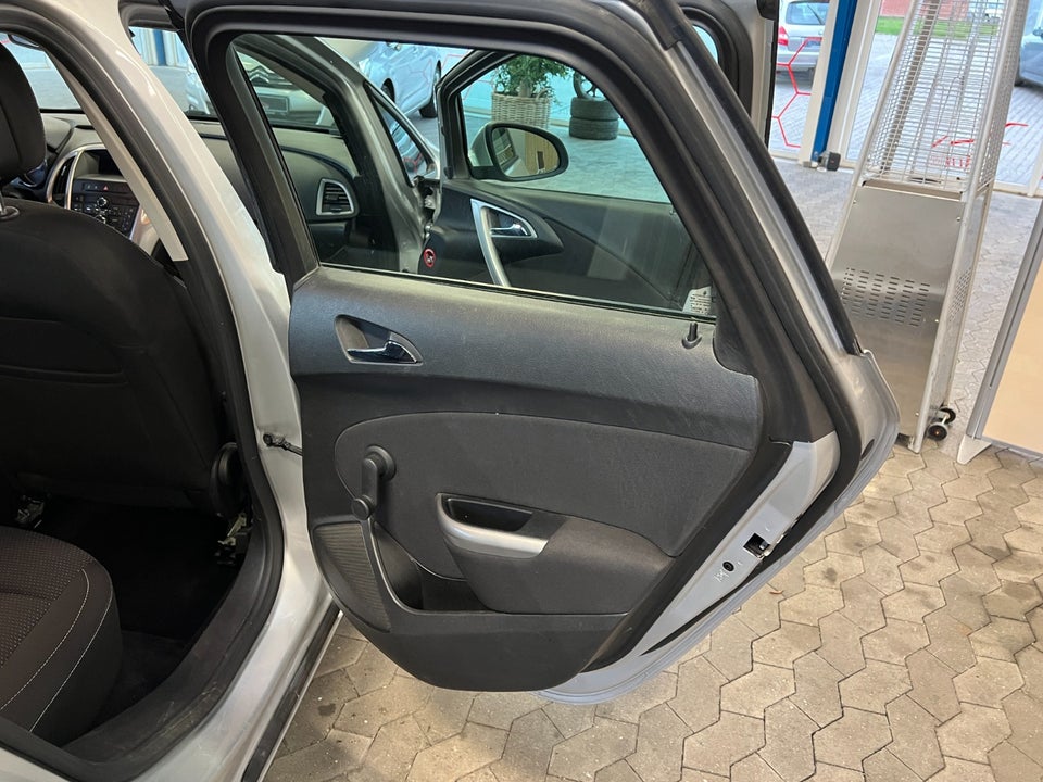 Opel Astra 1,4 T 140 Enjoy Sports Tourer 5d