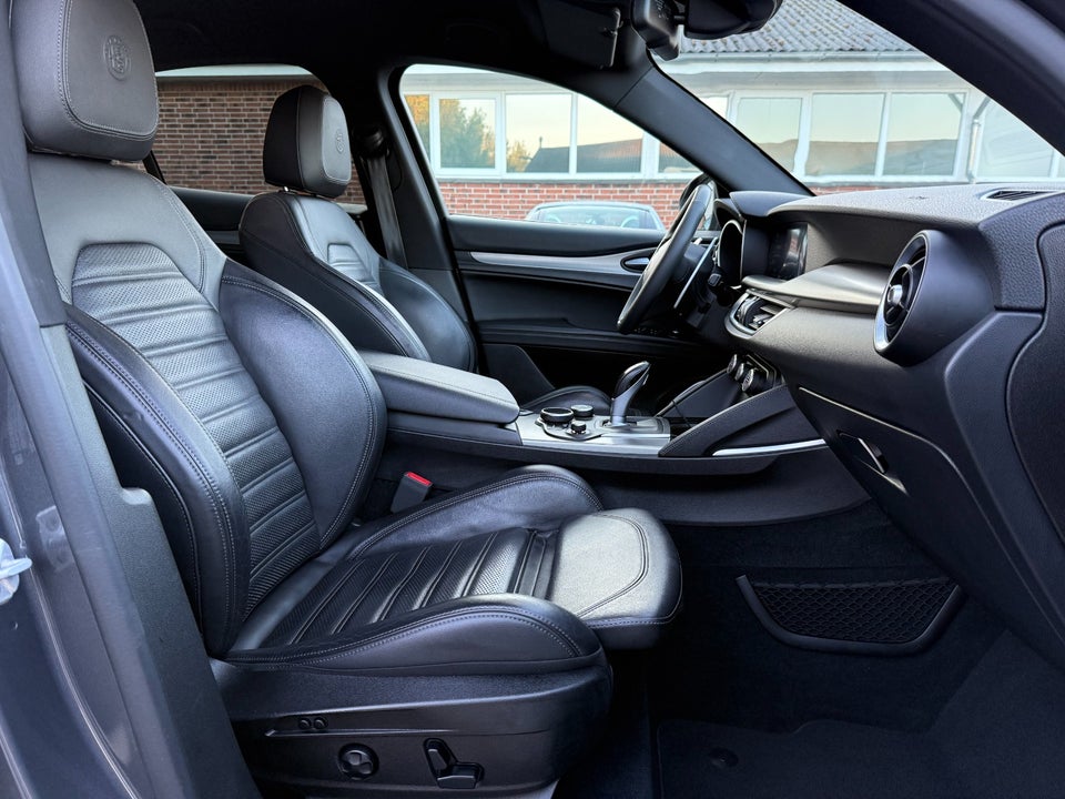 Alfa Romeo Stelvio 2,0 T 280 B-Tech aut. Q4 5d