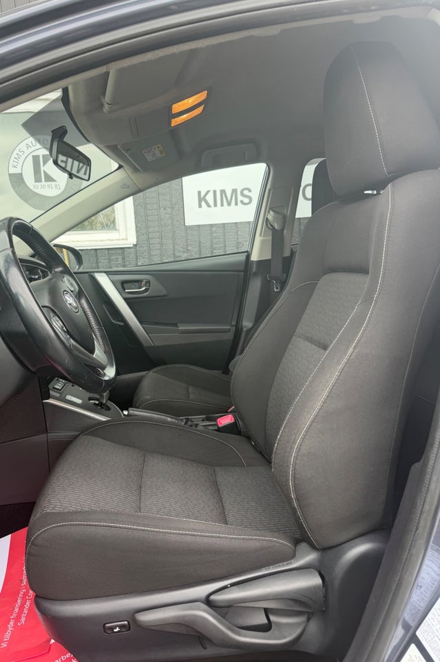 Toyota Auris 1,8 Hybrid H2 Comfort CVT 5d