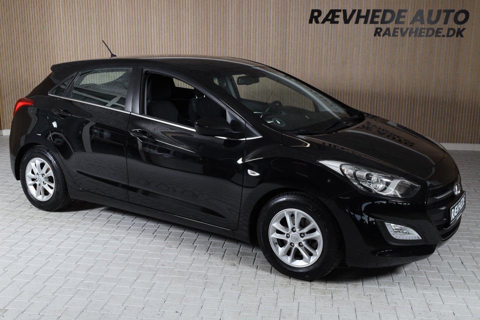 Hyundai i30 1,6 GDi Premium 5d