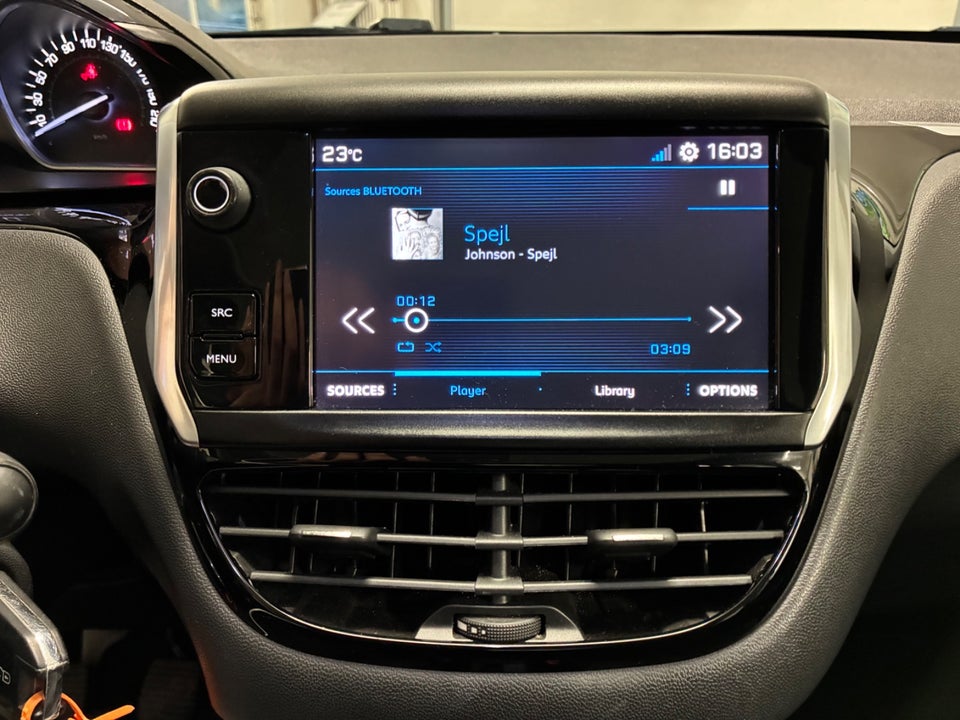 Peugeot 208 1,2 PureTech 82 Allure Sky 5d