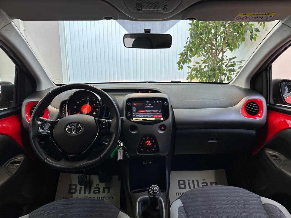 Toyota Aygo 1,0 VVT-i x-play 5d