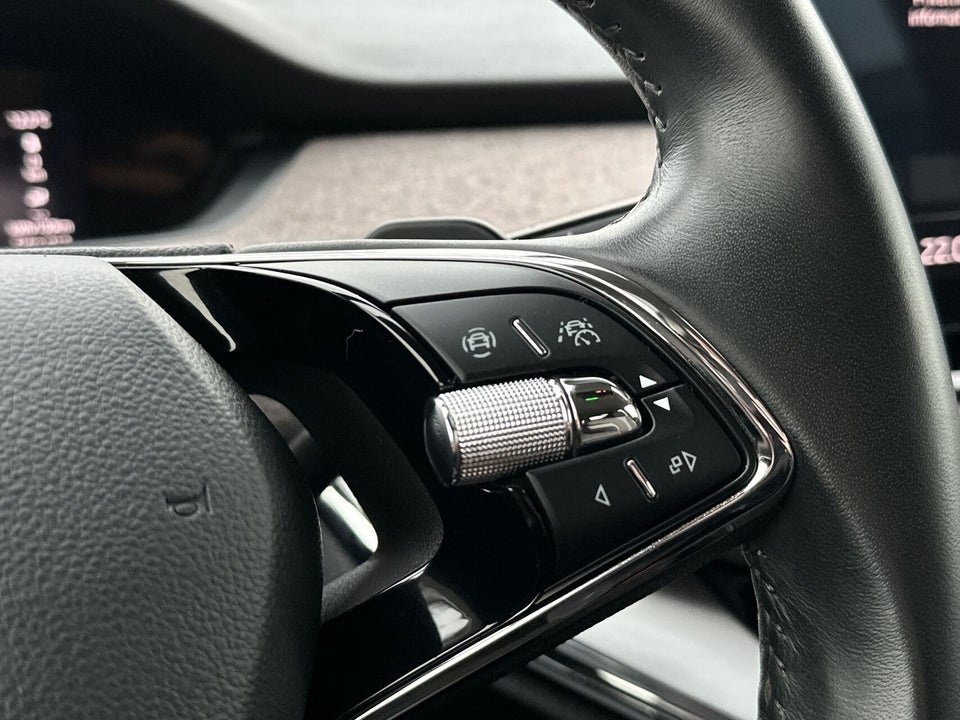 Skoda Enyaq 80 iV Selection Lounge 5d