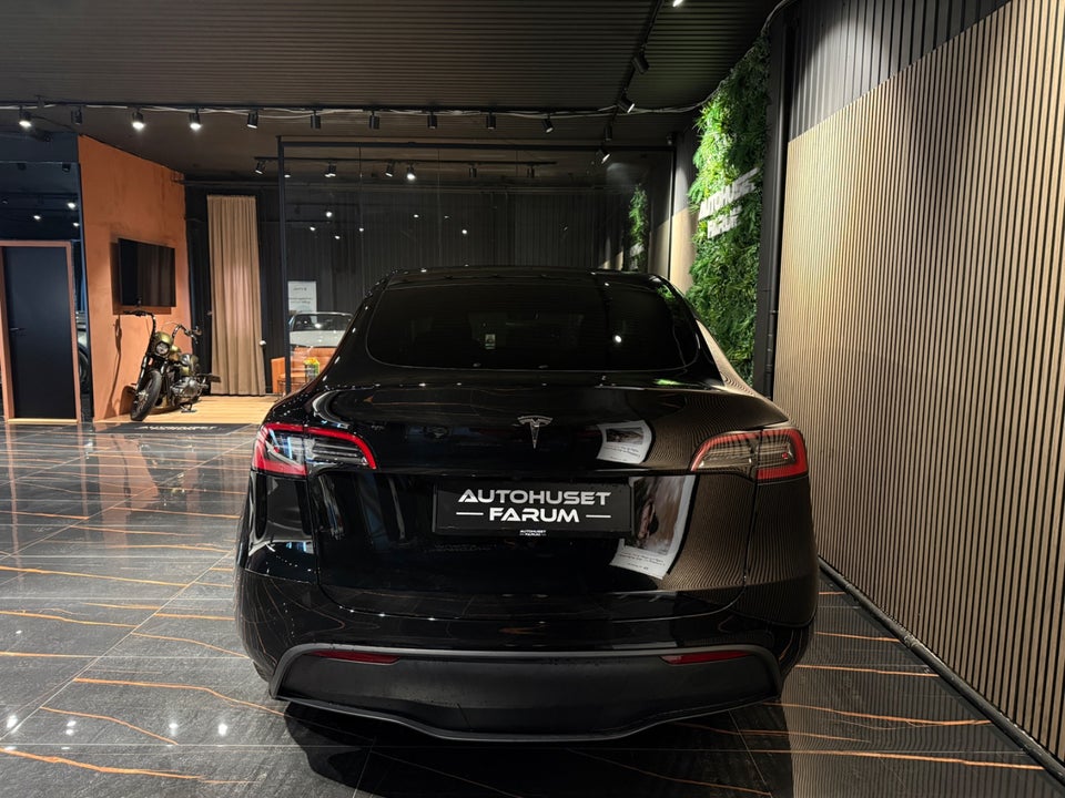 Tesla Model Y RWD 5d