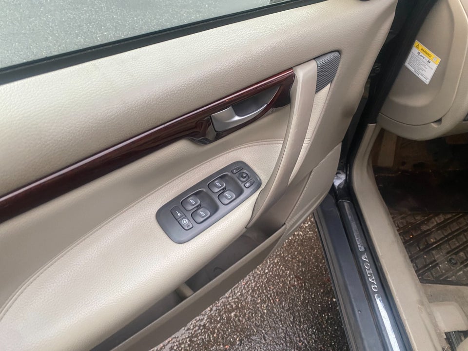 Volvo V70 2,4 T 200 aut. 5d