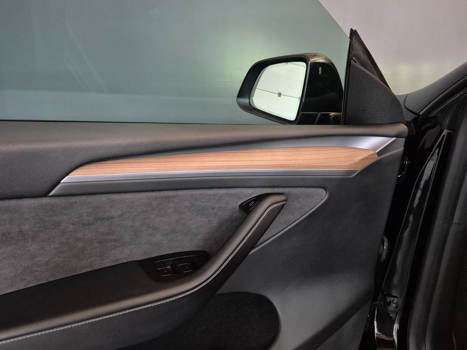 Tesla Model Y Long Range RWD 5d