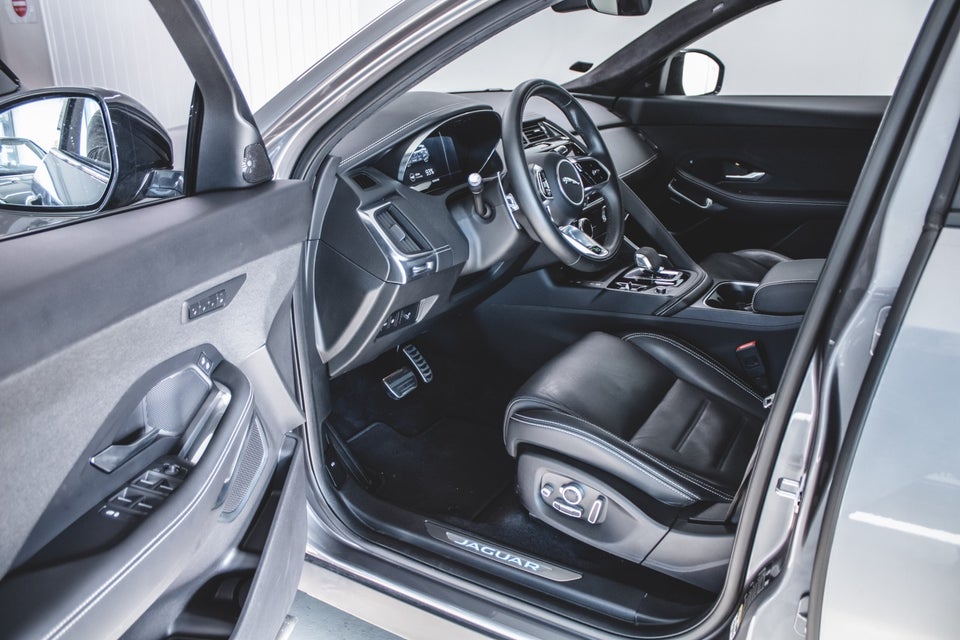 Jaguar E-Pace 1,5 P300e R-Dynamic SE aut. 5d