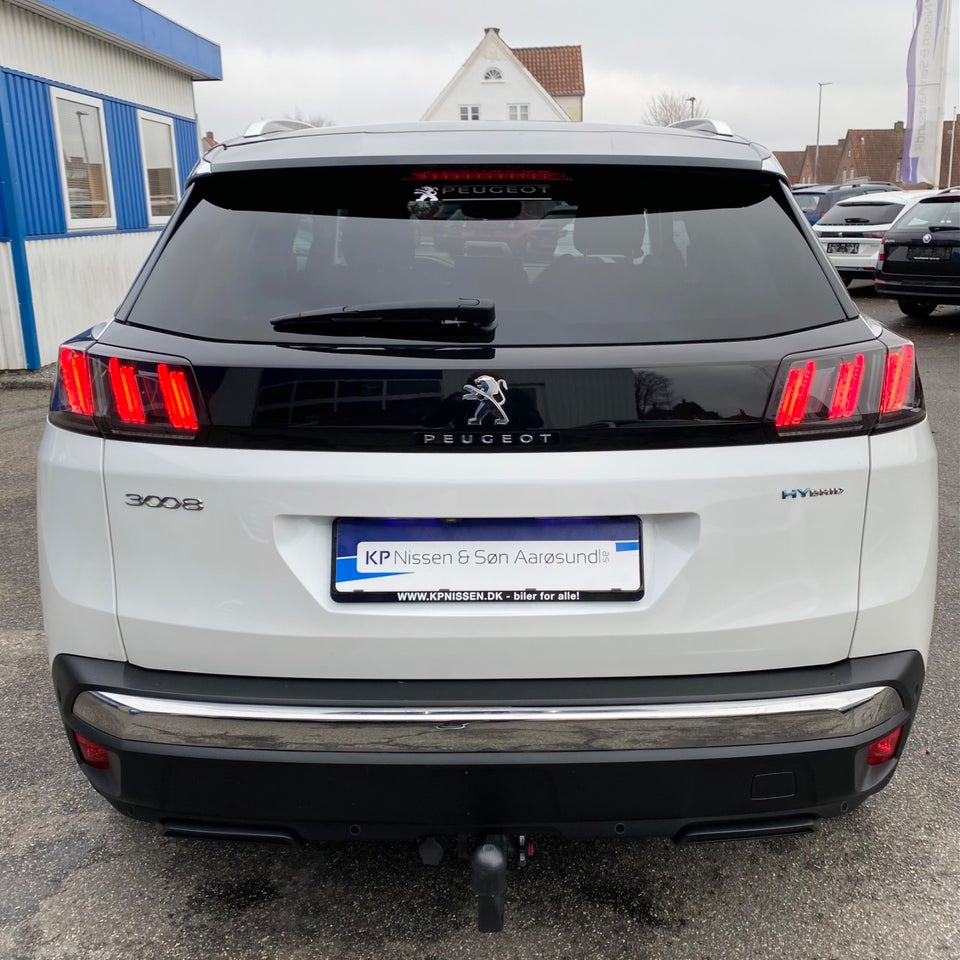 Peugeot 3008 1,6 Hybrid First Selection EAT8 5d