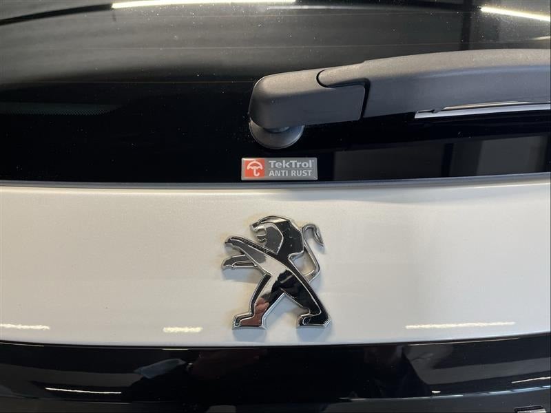 Peugeot e-208 50 GT 5d