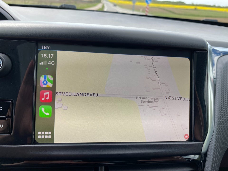 Peugeot 2008 1,6 BlueHDi 100 Allure Sky 5d
