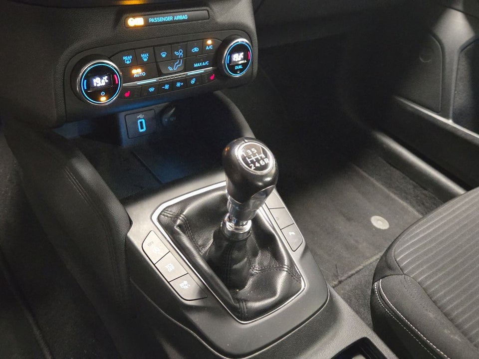 Ford Focus 1,0 EcoBoost Titanium stc. Van 5d