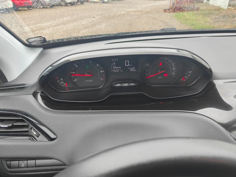 Peugeot 208 1,0 VTi Active 5d