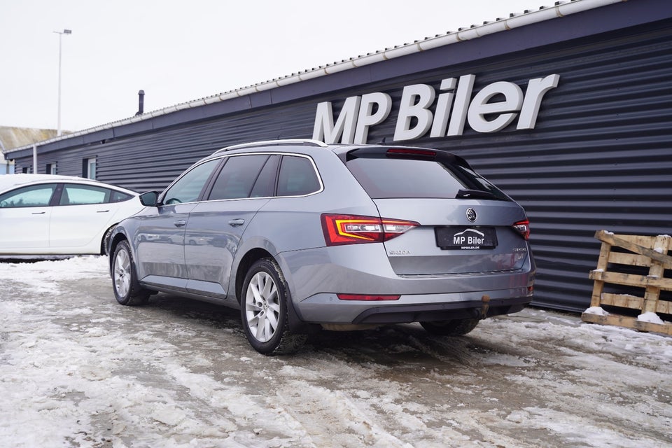 Skoda Superb 2,0 TDi 190 Style Combi DSG 4x4 5d