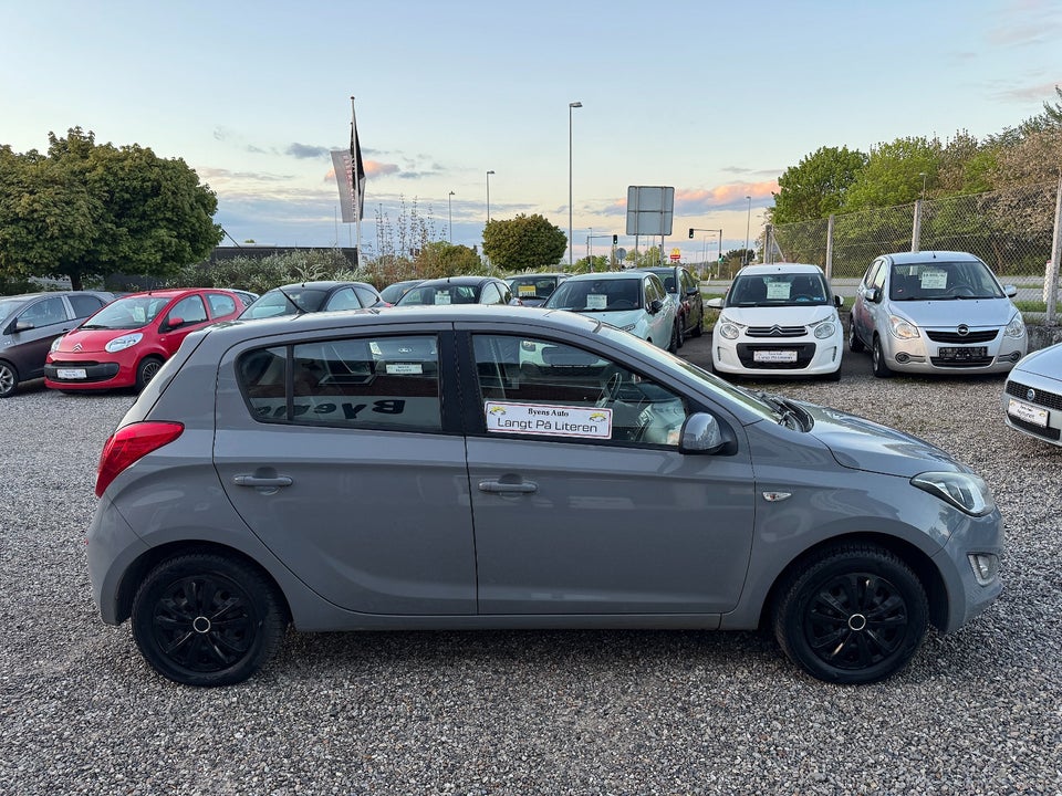 Hyundai i20 1,25 Classic XTR 5d