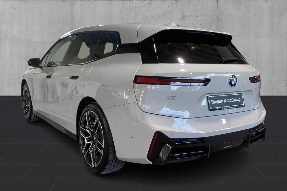 BMW iX xDrive45 M-Sport 5d