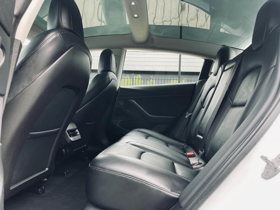 Tesla Model 3 Standard Range+ RWD 4d