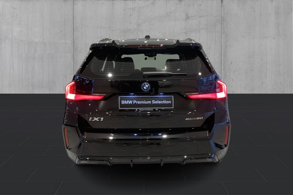 BMW iX1 eDrive20 M-Sport Pro 5d