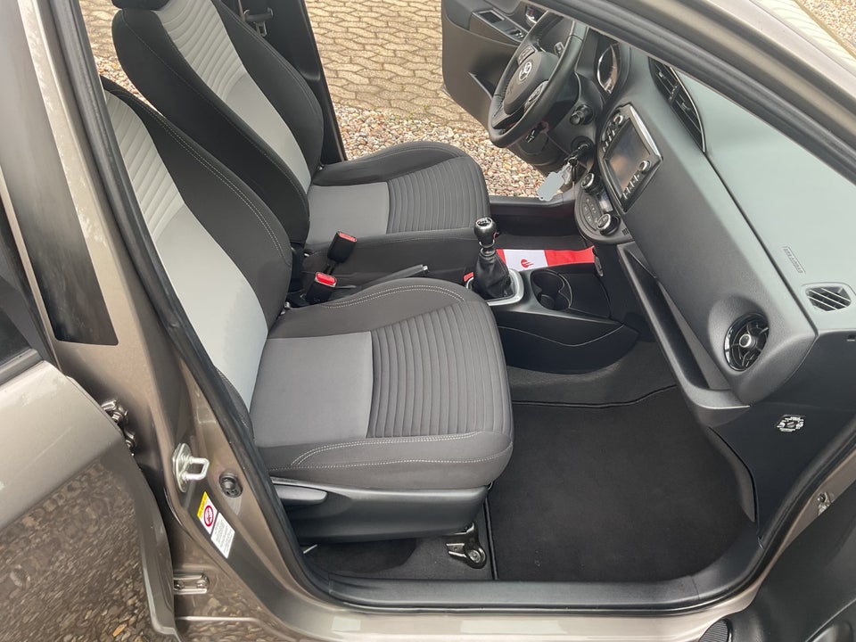 Toyota Yaris 1,5 VVT-iE T2 Premium 5d