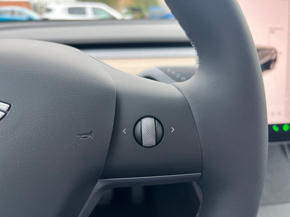 Tesla Model Y RWD 5d