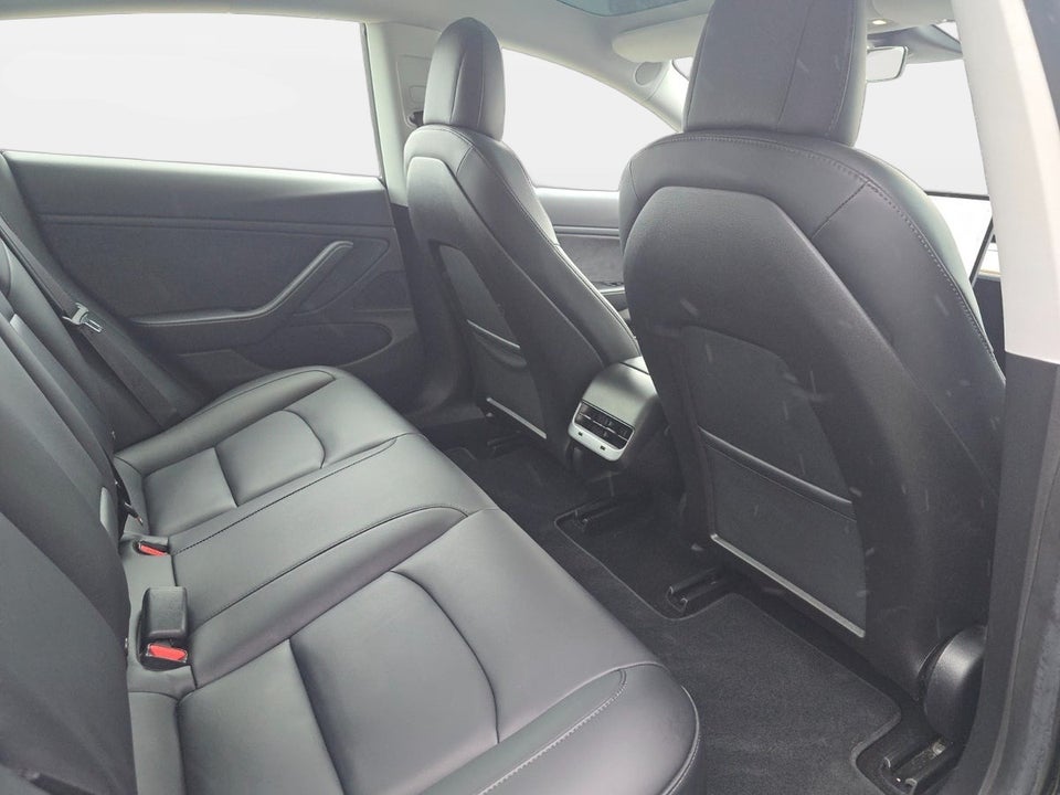 Tesla Model 3 Long Range AWD 4d