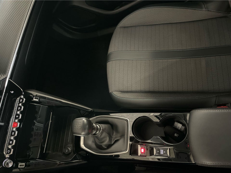 Peugeot 2008 1,2 PureTech 130 Platin Sport 5d