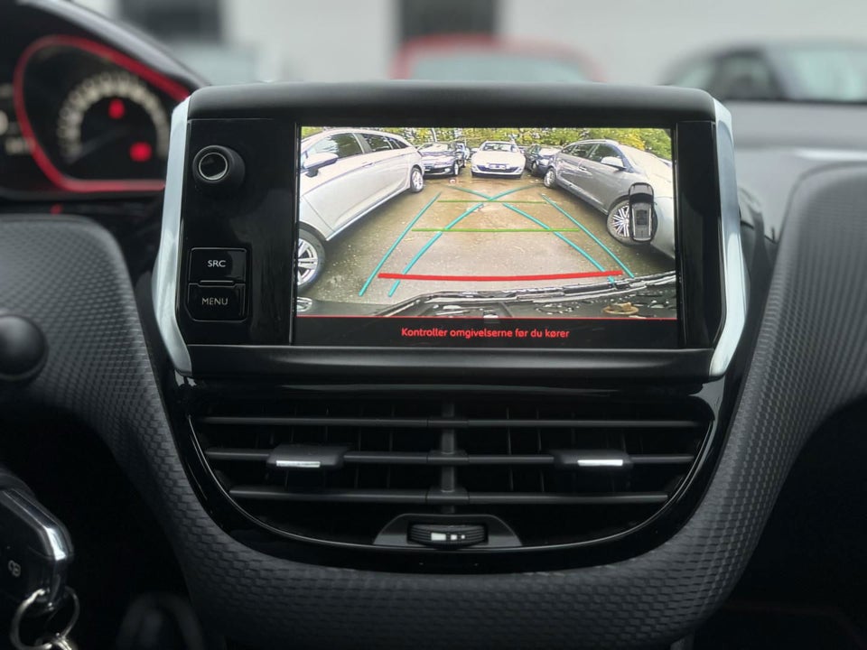 Peugeot 2008 1,6 BlueHDi 120 GT Line Sky 5d