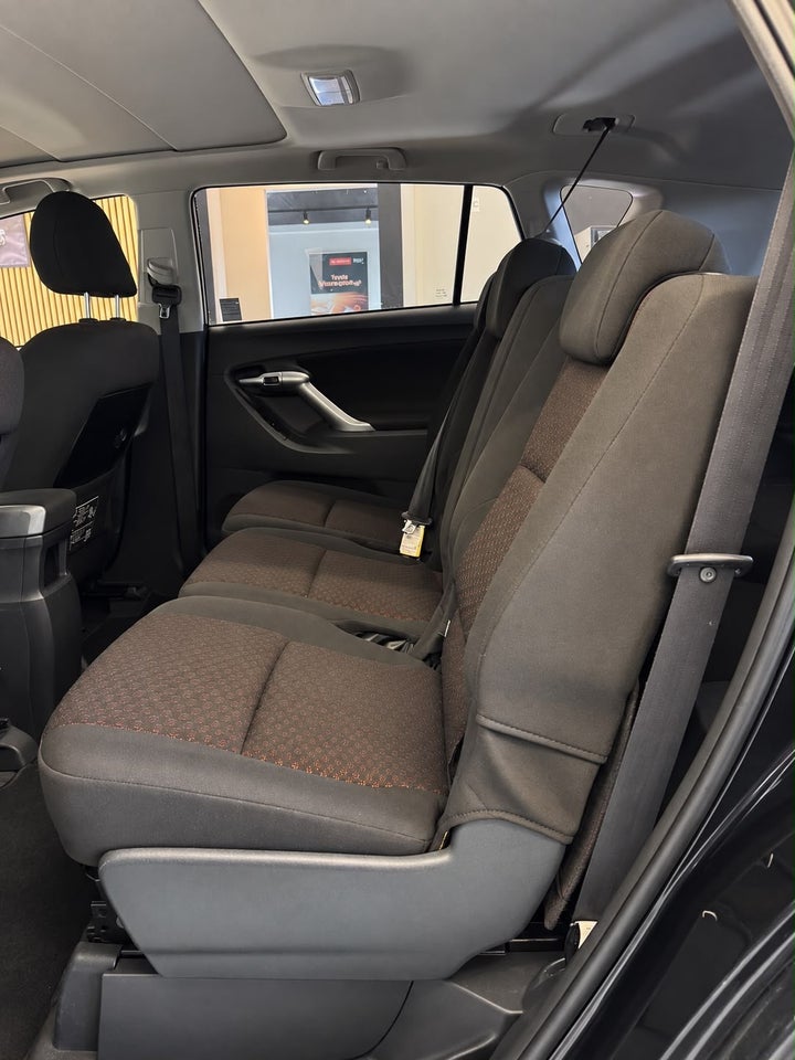 Toyota Verso 1,8 TX Skyview 7prs 5d