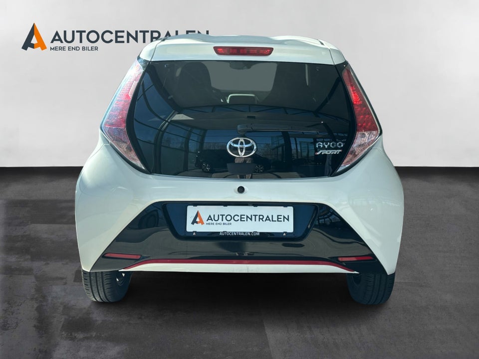 Toyota Aygo 1,0 VVT-i x-press 5d