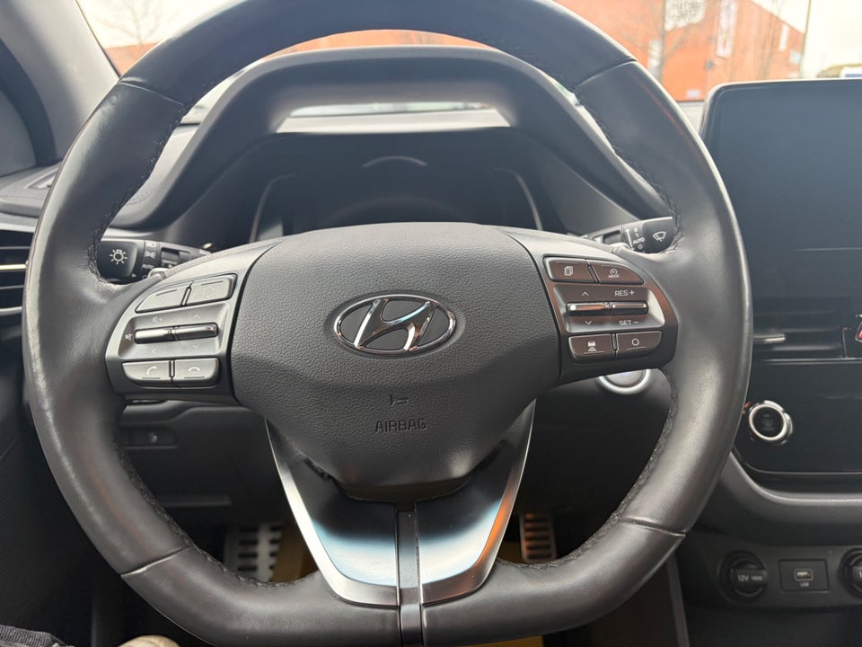 Hyundai Ioniq 40 EV Premium 5d