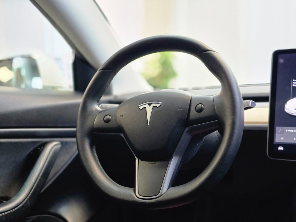 Tesla Model 3 Long Range AWD 4d