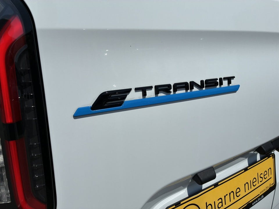 Ford E-Transit Custom 320 L1 64 Trend