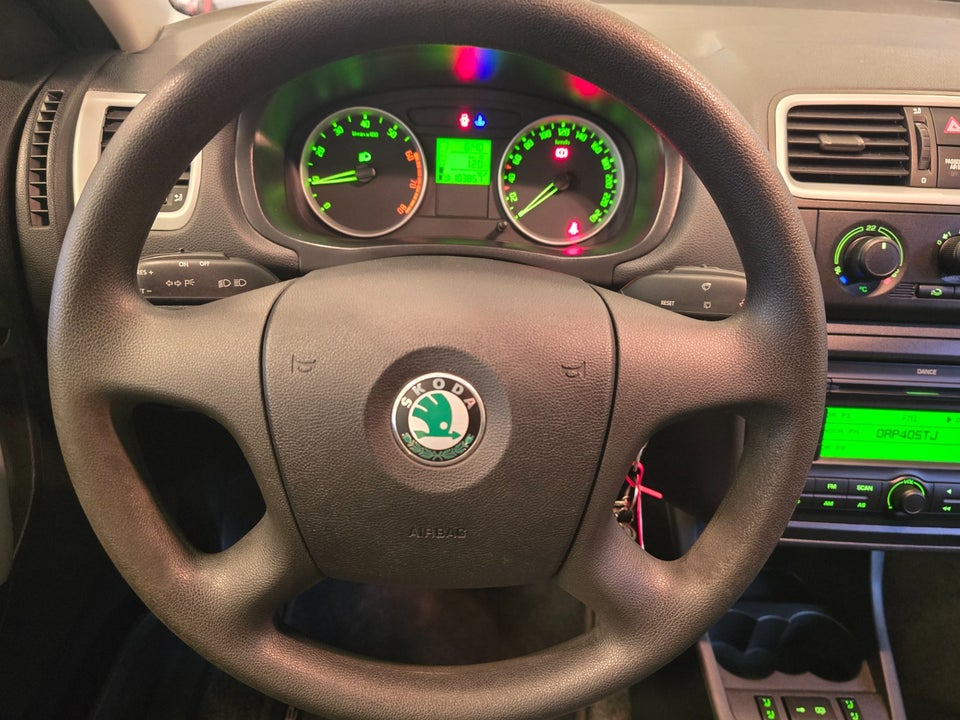 Skoda Fabia 1,4 16V Ambiente Combi 5d